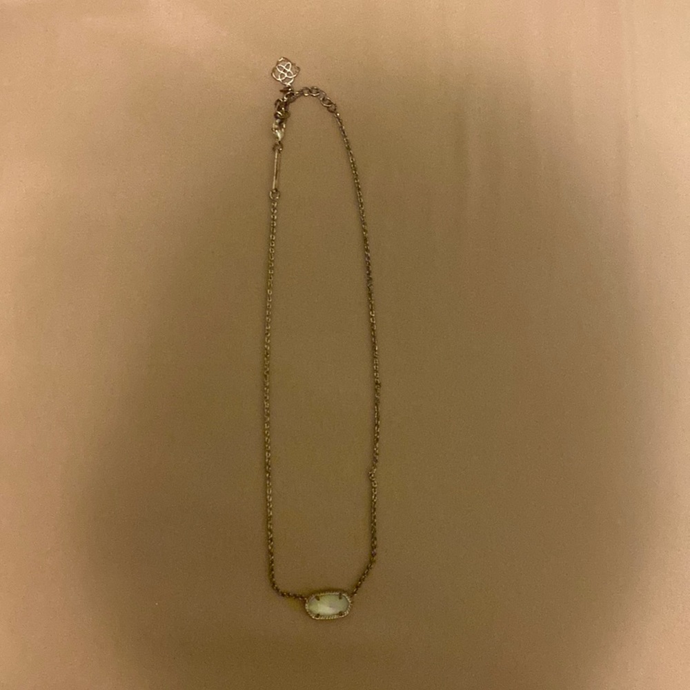 Kendra Scott necklace